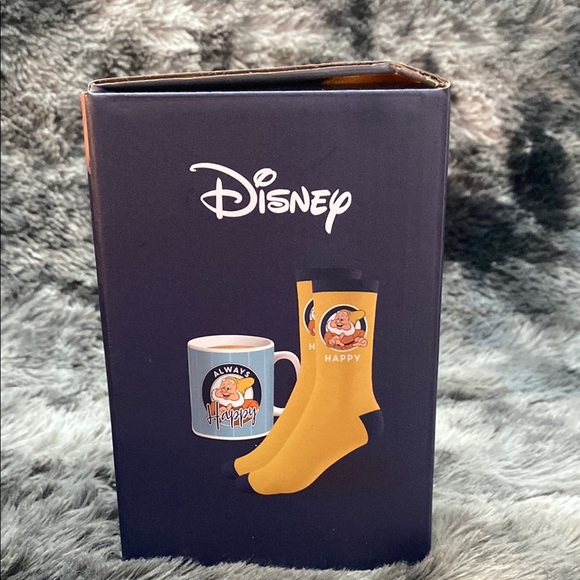 Disney Happy Mug & Socks Set - Picture 4 of 15